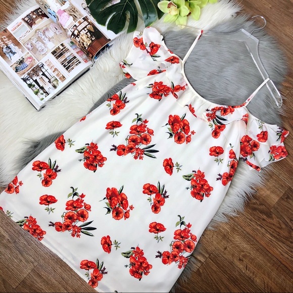 Abercrombie & Fitch Dresses & Skirts - Abercrombie & Fitch Cream Floral Ruffle Dress Sz M